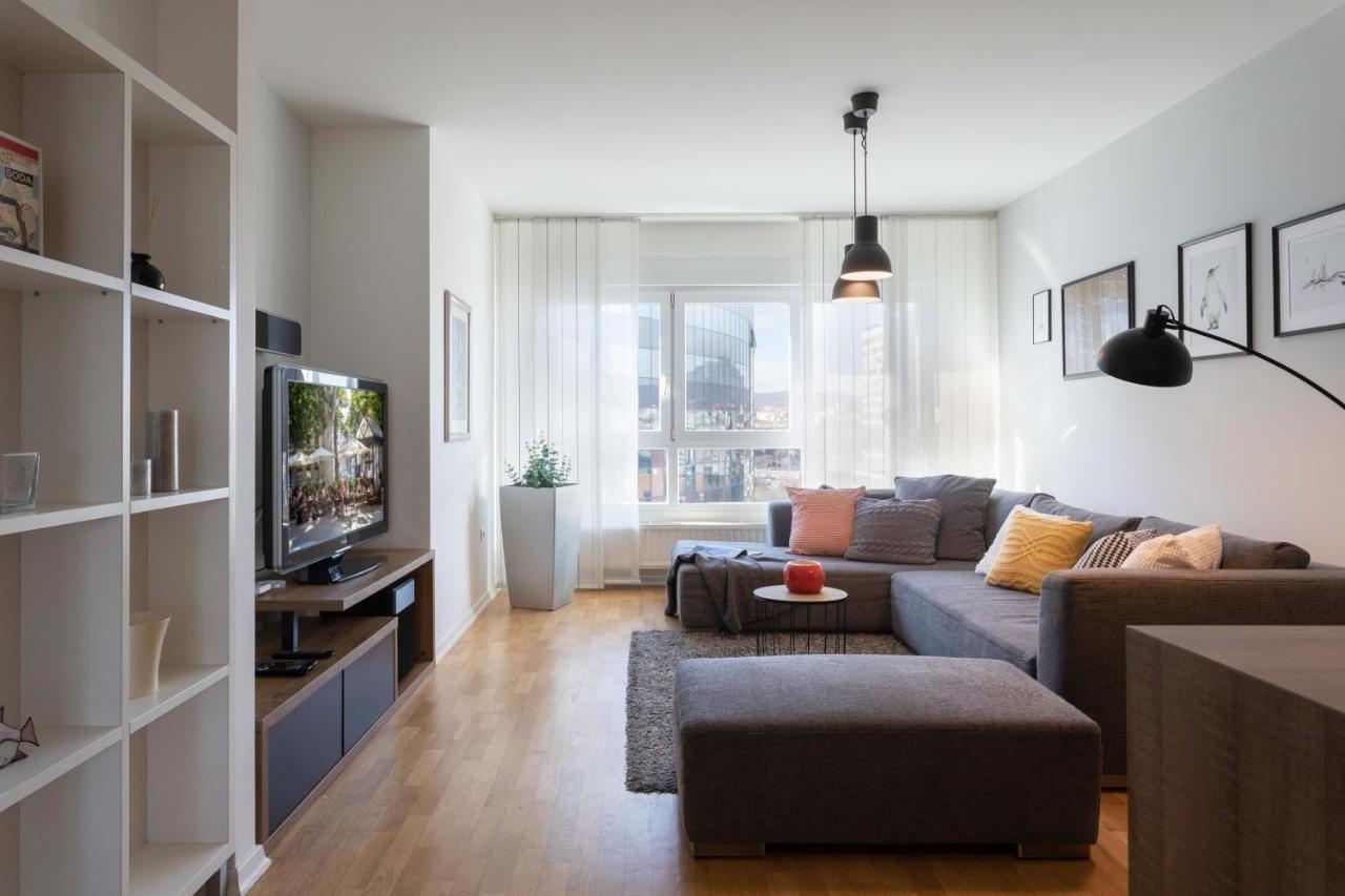 Spacious Apartment In Radnicka Business Zone - Free Parking Zagreb Eksteriør billede